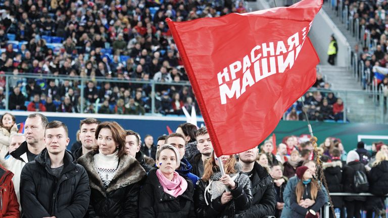 Зрители на матче между сборными России и Финляндии
