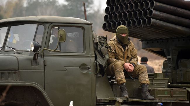 Украинская реактивная система залпового огня БМ-21 Град во время учений Украинская реактивная система залпового огня БМ-21 Град во время учений