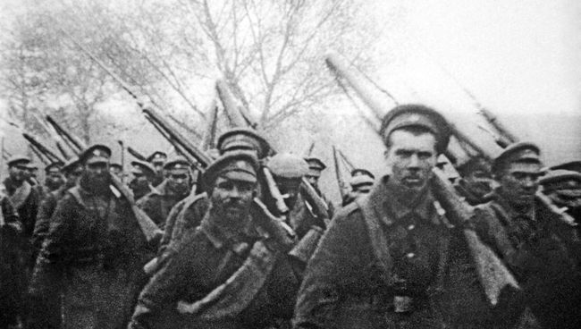 Отправка солдат на фронт во время Первой Мировой войны Отправка солдат на фронт во время Первой Мировой войны