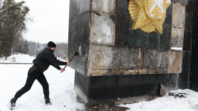 Монумент Славы во Львове Монумент Славы во Львове