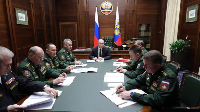 Владимир Путин выступает на расширенном заседании коллегии министерства обороны РФ. 18 декабря 2018 Владимир Путин выступает на расширенном заседании коллегии министерства обороны РФ. 18 декабря 2018