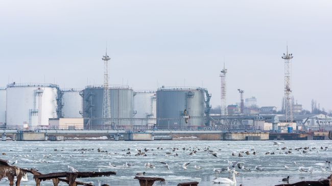 Терминал хранения нефти в поселке Черноморское на Украине Терминал хранения нефти в поселке Черноморское на Украине