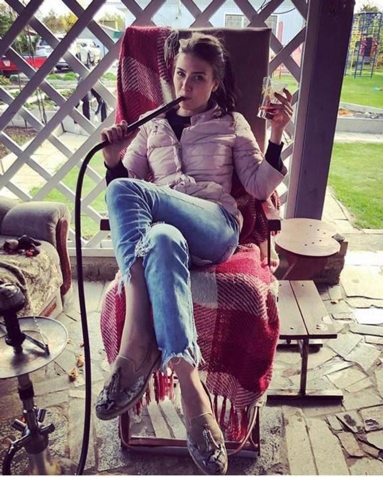Свидетель Елена Соколова отказывается общаться с прессой