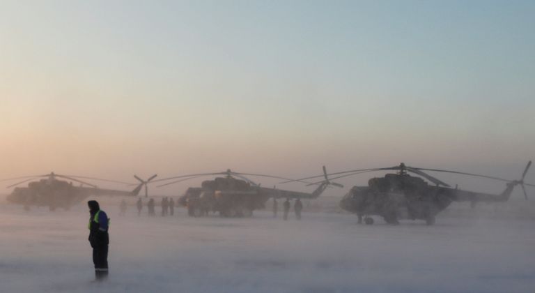 Поисковые вертолеты в районе приземления спускаемой капсулы корабля Союз МС-09. 20 декабря 2018 Поисковые вертолеты в районе приземления спускаемой капсулы корабля Союз МС-09. 20 декабря 2018