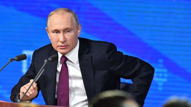 Президент РФ Владимир Путин во время ежегодной большой пресс-конференции Президент РФ Владимир Путин во время ежегодной большой пресс-конференции