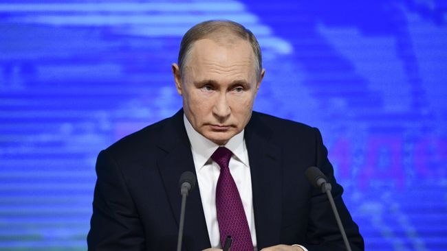 Президент РФ Владимир Путин во время ежегодной большой пресс-конференции Президент РФ Владимир Путин во время ежегодной большой пресс-конференции