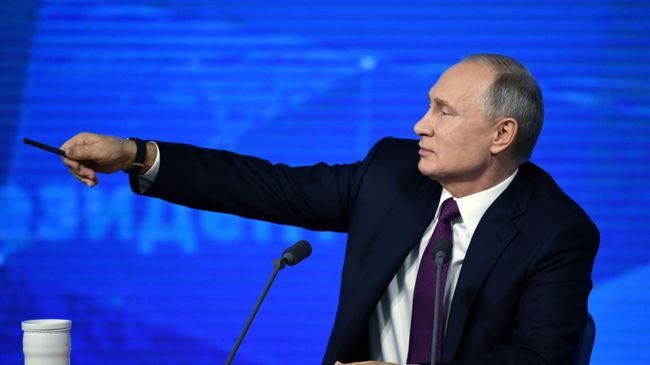 Президент РФ Владимир Путин во время ежегодной большой пресс-конференции Президент РФ Владимир Путин во время ежегодной большой пресс-конференции
