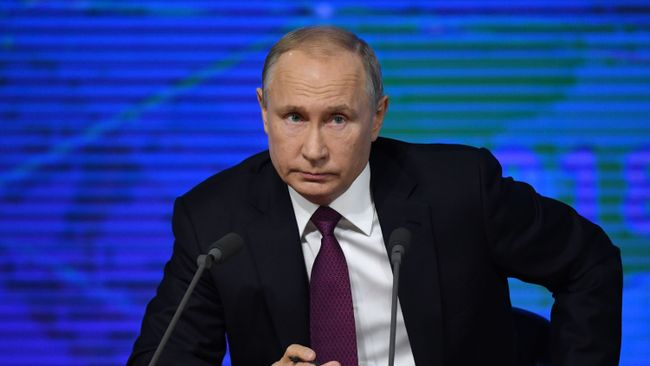 Президент РФ Владимир Путин во время ежегодной большой пресс-конференции Президент РФ Владимир Путин во время ежегодной большой пресс-конференции