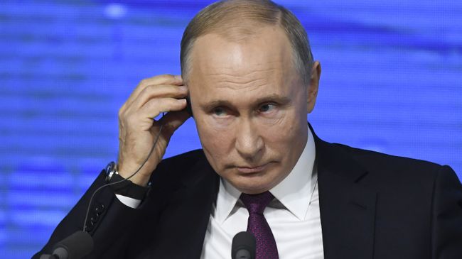 Президент РФ Владимир Путин во время ежегодной большой пресс-конференции Президент РФ Владимир Путин во время ежегодной большой пресс-конференции