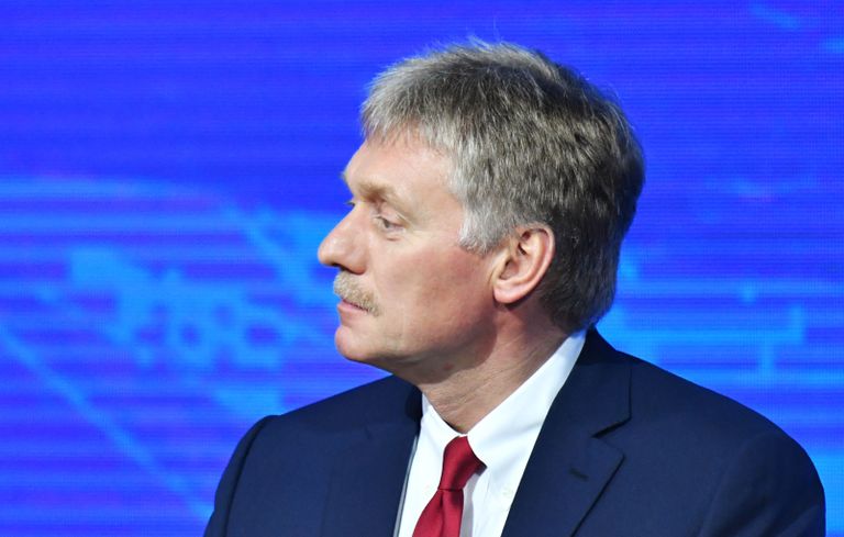 Пресс-секретарь президента РФ Дмитрий Песков на четырнадцатой большой ежегодной пресс-конференции президента РФ Владимира Путина Пресс-секретарь президента РФ Дмитрий Песков на четырнадцатой большой ежегодной пресс-конференции президента РФ Владимира Путина