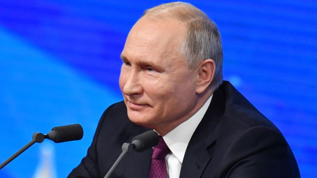 Президент РФ Владимир Путин во время ежегодной большой пресс-конференции Президент РФ Владимир Путин во время ежегодной большой пресс-конференции