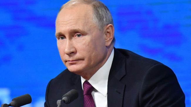 Президент РФ Владимир Путин во время ежегодной большой пресс-конференции Президент РФ Владимир Путин во время ежегодной большой пресс-конференции