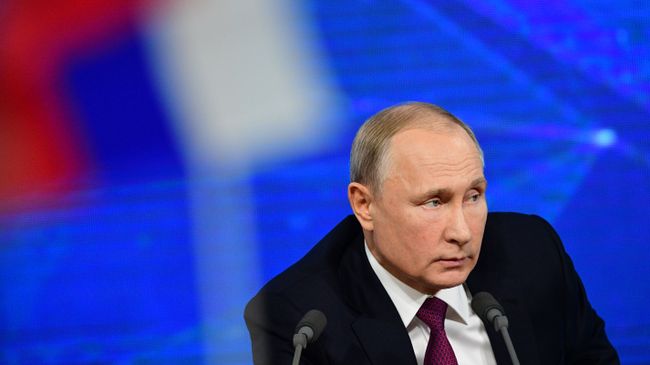 Президент РФ Владимир Путин во время ежегодной большой пресс-конференции Президент РФ Владимир Путин во время ежегодной большой пресс-конференции