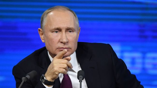 Президент РФ Владимир Путин во время ежегодной большой пресс-конференции Президент РФ Владимир Путин во время ежегодной большой пресс-конференции