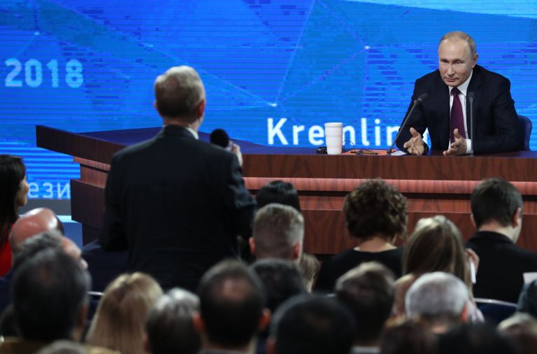 Президент РФ Владимир Путин во время ежегодной большой пресс-конференции Президент РФ Владимир Путин во время ежегодной большой пресс-конференции