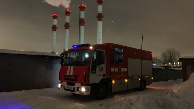 Ликвидация пожара в гаражах в Отрадном Ликвидация пожара в гаражах в Отрадном
