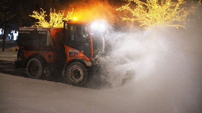 Уборка снега в Москве Уборка снега в Москве