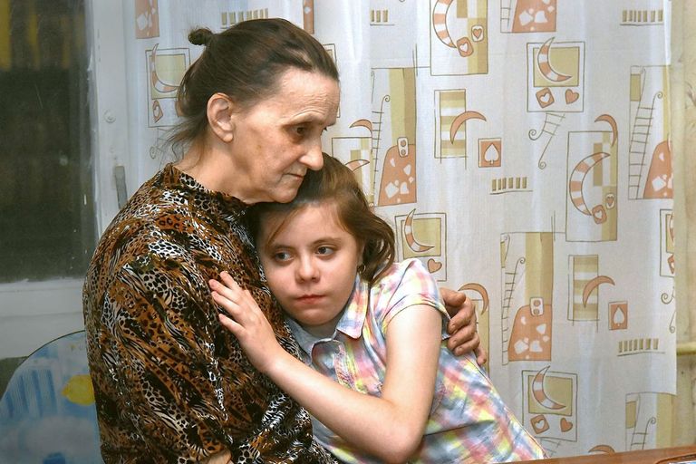 Девочка на пенсии. Кате Даниловой необходима операция на позвоночнике Девочка на пенсии. Кате Даниловой необходима операция на позвоночнике