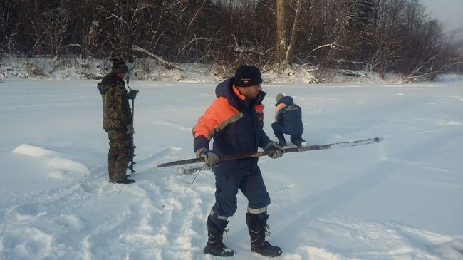 Поиск пропавшего мужчины на реке Гур около села Кенай в Хабаровском крае. 25 декабря 2018 Поиск пропавшего мужчины на реке Гур около села Кенай в Хабаровском крае. 25 декабря 2018