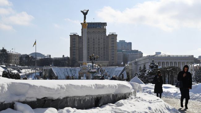 Вид площади Независимости в Киеве Вид площади Независимости в Киеве