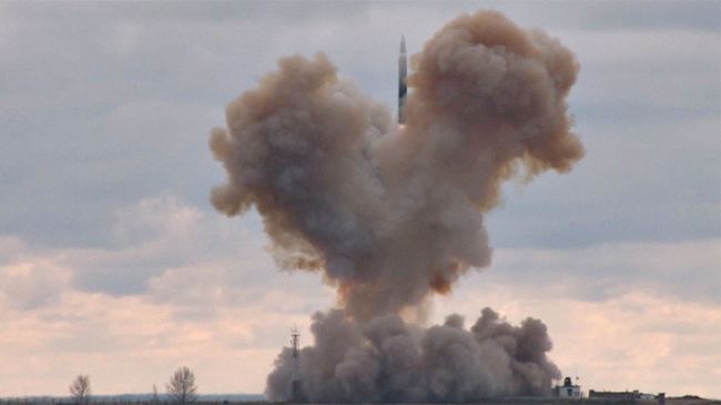 Испытание российского ракетного комплекса стратегического назначения с гиперзвуковым планирующим крылатым блоком