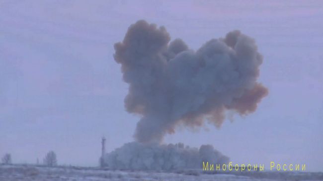Запуск ракеты комплекса Авангард с гиперзвуковым боевым блоком Запуск ракеты комплекса Авангард с гиперзвуковым боевым блоком
