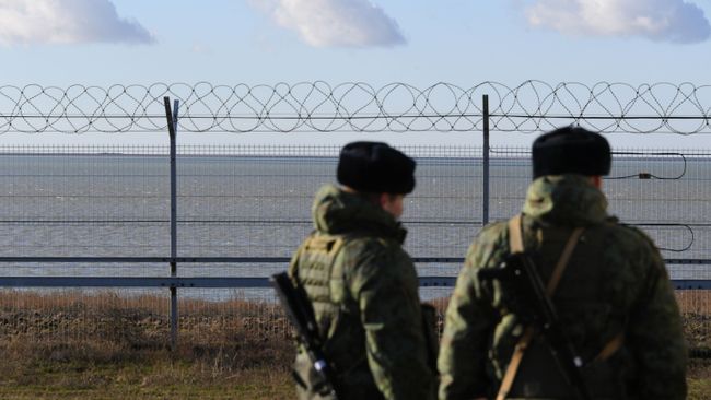 Заграждение на границе с Украиной в Крыму Заграждение на границе с Украиной в Крыму