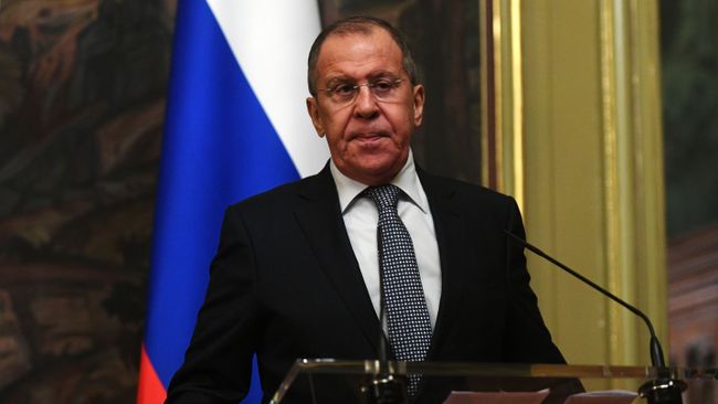 Министр иностранных дел РФ Сергей Лавров во время совместной пресс-конференции с министром иностранных дел и по делам эмигрантов Иордании Айманом Хусейном Абдаллой ас-Сафади. 28 декабря 2018 Министр иностранных дел РФ Сергей Лавров во время совместной пресс-конференции с министром иностранных дел и по делам эмигрантов Иордании Айманом Хусейном Абдаллой ас-Сафади. 28 декабря 2018