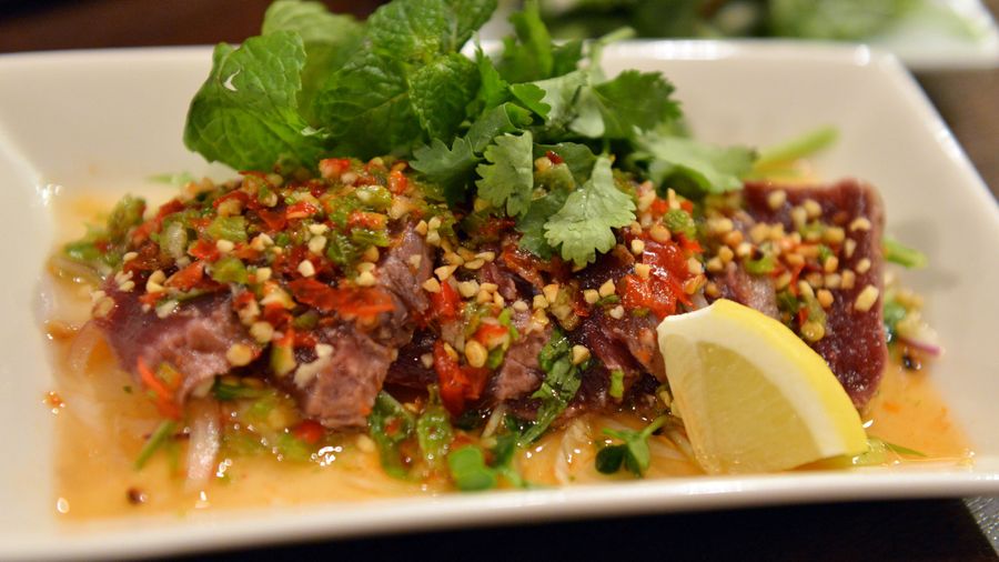 Карпаччо из китового мяса в Японии 