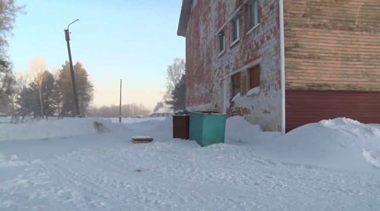 Колодец  в селе Новобирилюссы Красноярского края в который провалилась девочка
