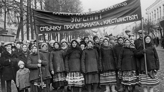 Празднование XII годовщины Октября. Орехово-Зуево, Московская область, 7 ноября 1929 года Празднование XII годовщины Октября. Орехово-Зуево, Московская область, 7 ноября 1929 года