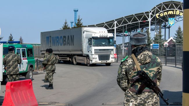 Контрольно-пропускной пункт Гоптовка на границе России и Украины Контрольно-пропускной пункт Гоптовка на границе России и Украины