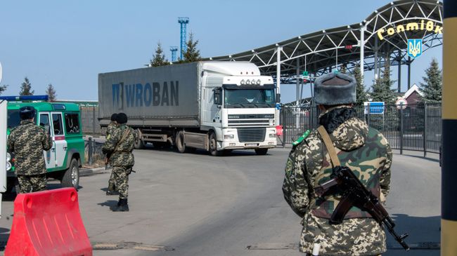 Контрольно-пропускной пункт Гоптовка на границе России и Украины Контрольно-пропускной пункт Гоптовка на границе России и Украины