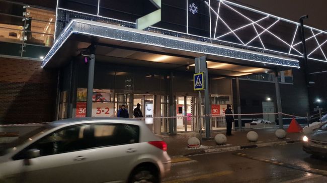 Эвакуация торгового центра Мега в Химках. 30 декабря 2018 Эвакуация торгового центра Мега в Химках. 30 декабря 2018