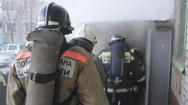 Спасатели на месте обрушения подъезда в жилом доме в Магнитогорске. 31 декабря 2018 Спасатели на месте обрушения подъезда в жилом доме в Магнитогорске. 31 декабря 2018