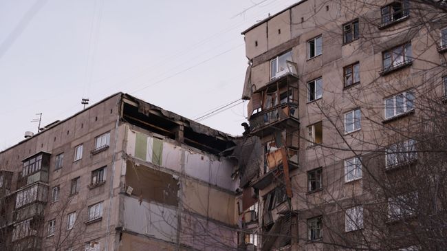 На месте обрушения одного из подъездов жилого дома в Магнитогорске. 31 декабря 2018 На месте обрушения одного из подъездов жилого дома в Магнитогорске. 31 декабря 2018