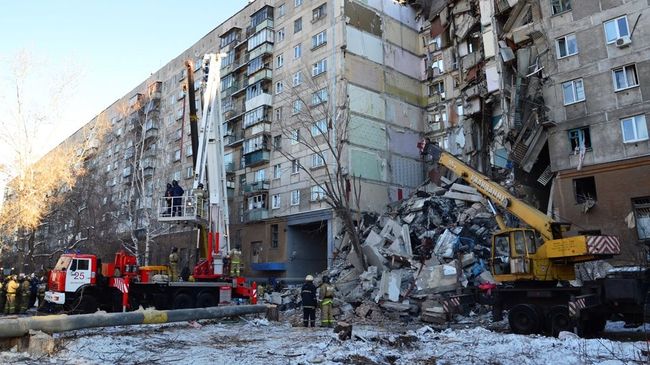 Ликвидация последствий обрушения одного из подъездов жилого дома в Магнитогорске. 31 декабря 2018 Ликвидация последствий обрушения одного из подъездов жилого дома в Магнитогорске. 31 декабря 2018