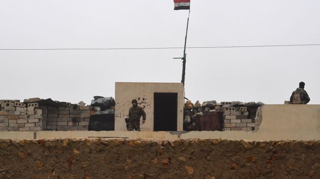 Позиции сирийской армии на западе района Манбидж провинции Алеппо в Сирии