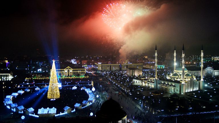 Салют во время празднования Нового года - 2019 в Грозном Салют во время празднования Нового года - 2019 в Грозном