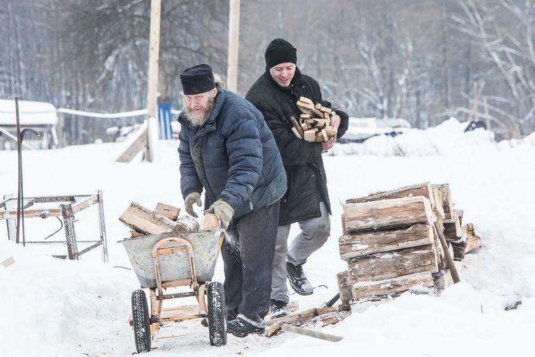 На территории монастырского скита в селе Новотроевке Белгородской области На территории монастырского скита в селе Новотроевке Белгородской области