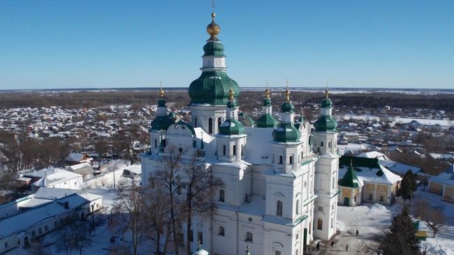 Свято-Троицкий кафедральный собор в Чернигове Свято-Троицкий кафедральный собор в Чернигове