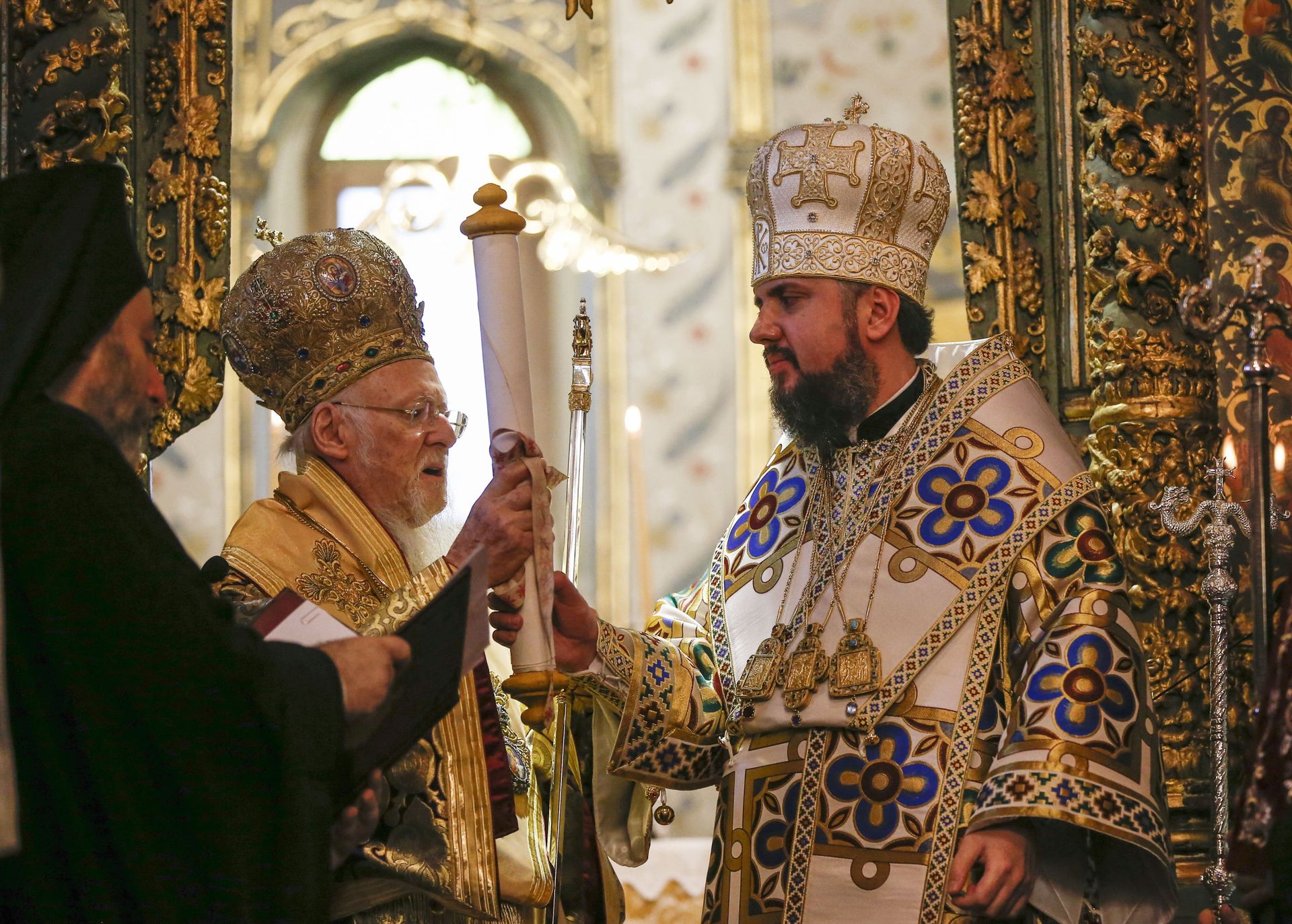 Константинопольский патриарх Варфоломей и митрополит Епифаний во время передачи томоса об автокефалии в Георгиевском соборе Вселенского патриархата в Стамбуле, Турция. 6 января 2019 года Константинопольский патриарх Варфоломей и митрополит Епифаний во время передачи томоса об автокефалии в Георгиевском соборе Вселенского патриархата в Стамбуле, Турция. 6 января 2019 года - РИА Новости, 1920, 20.02.2024