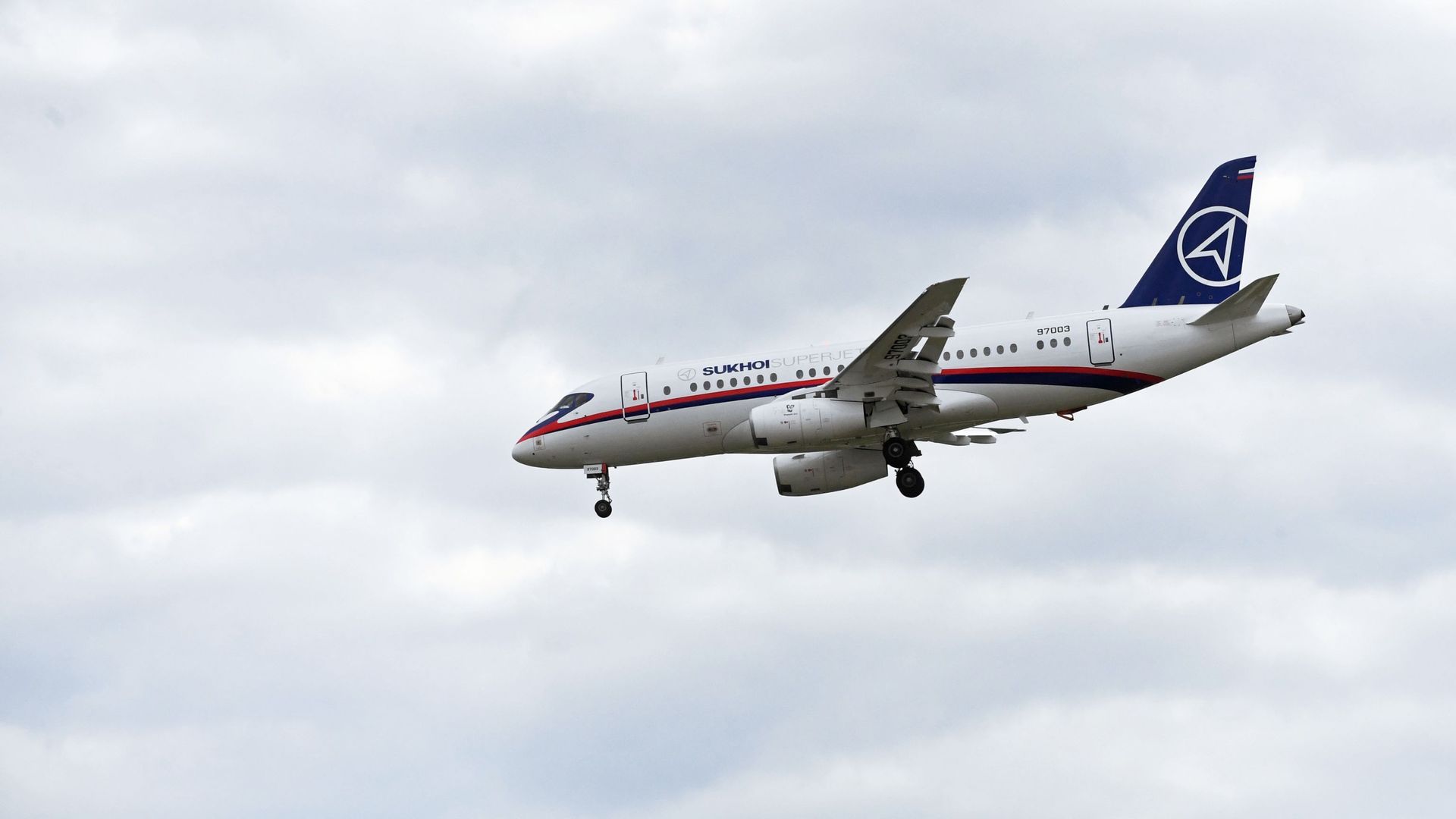 Самолет Sukhoi Superjet 100 Самолет Sukhoi Superjet 100 - РИА Новости, 1920, 05.05.2019