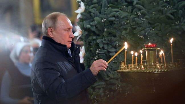 Президент РФ В. Путин на Рождественском богослужении Президент РФ В. Путин на Рождественском богослужении