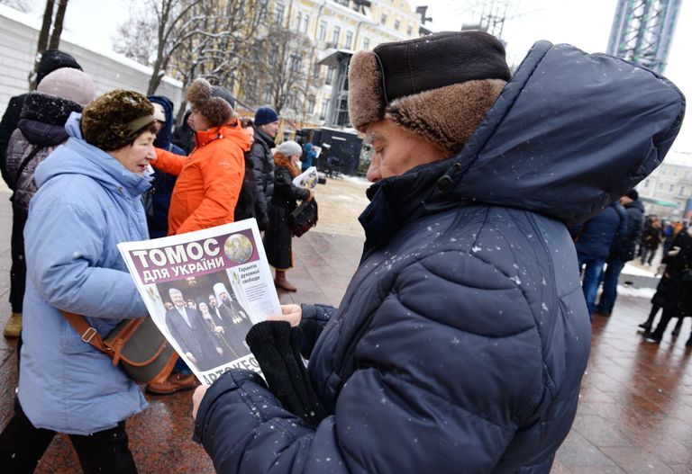 Томос об автокефалии Украинской православной церкви привезли в Киев Томос об автокефалии Украинской православной церкви привезли в Киев