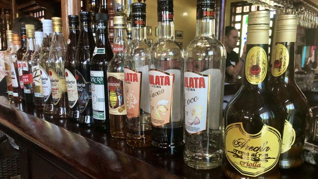 Бутылки рома, Куба Бутылки рома, Куба