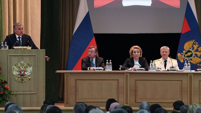 Председатель Государственной Думы РФ Вячеслав Володин выступает на заседании, посвященном 297-й годовщине образования российской прокуратуры. 11 января 2019 Председатель Государственной Думы РФ Вячеслав Володин выступает на заседании, посвященном 297-й годовщине образования российской прокуратуры. 11 января 2019