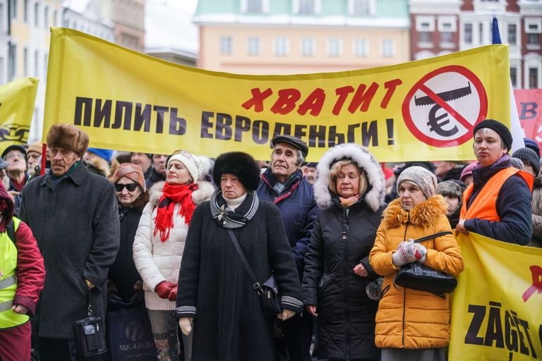 Участники марша за социальную справедливость в Риге. 12 января 2019 Участники марша за социальную справедливость в Риге. 12 января 2019
