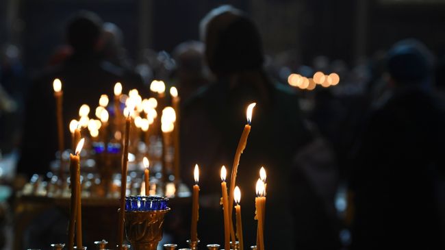 Свечи в храме Свечи в храме