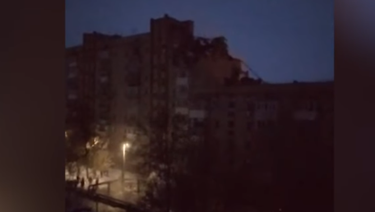 Опубликовано видео с места взрыва в жилом доме в Шахтах